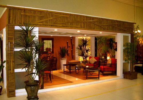 Acabamento da fachada com ripas de Bambu - Loja Rachel Design - Rio Decor Barra - Freeway.